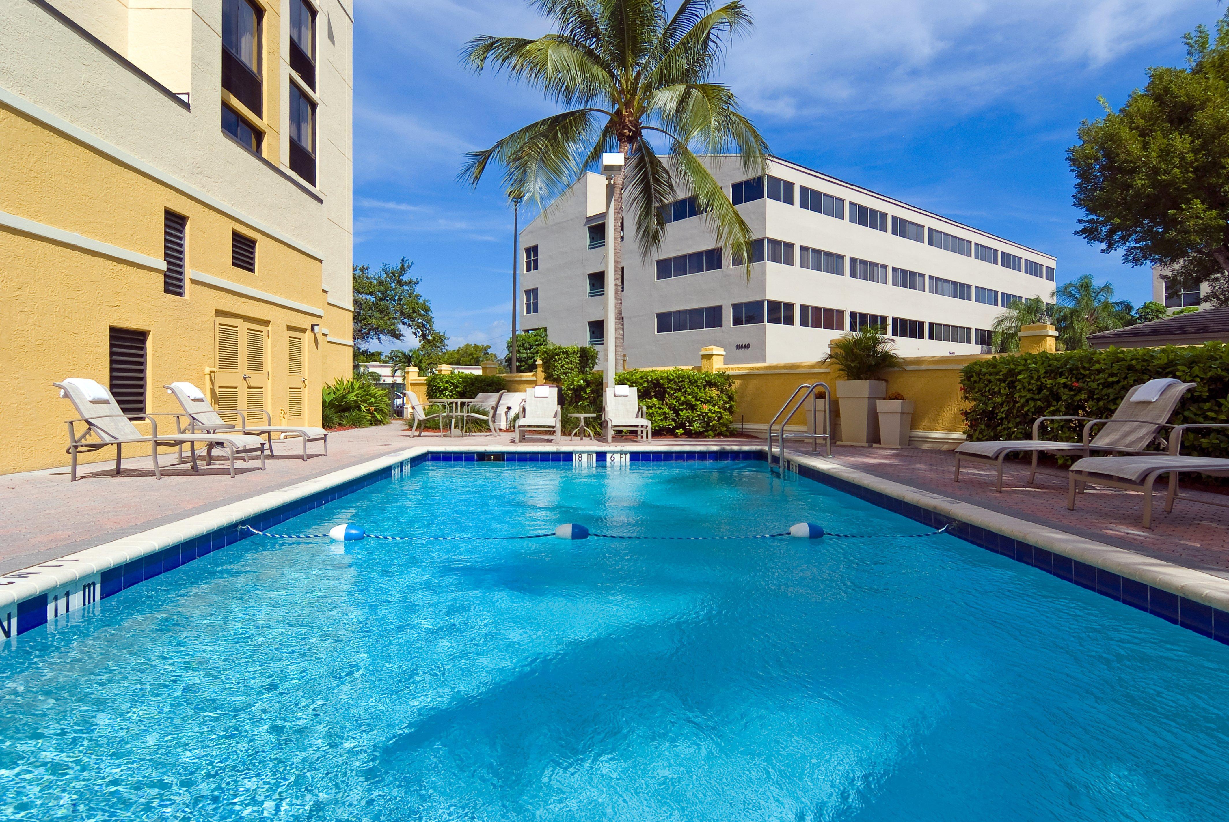 Holiday Inn Express Hotel & Suites Kendall East-Miami By Ihg Esterno foto
