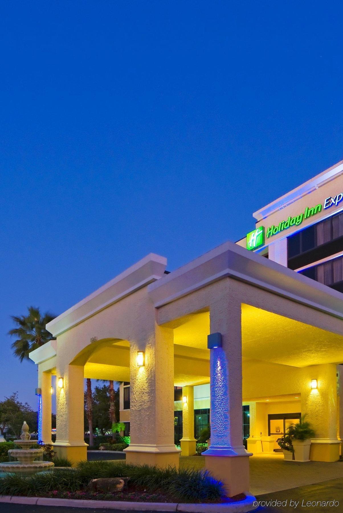 Holiday Inn Express Hotel & Suites Kendall East-Miami By Ihg Esterno foto